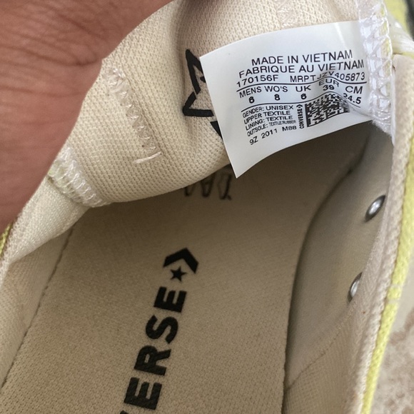 yellow low-top converse - Picture 5 of 5